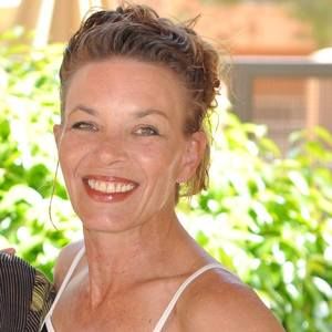 Meet your Posher, Dina